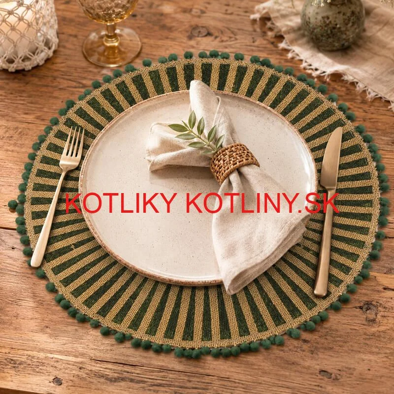 Okrúhla jutová podložka pod tanier zelená s pompónmi 37 cm